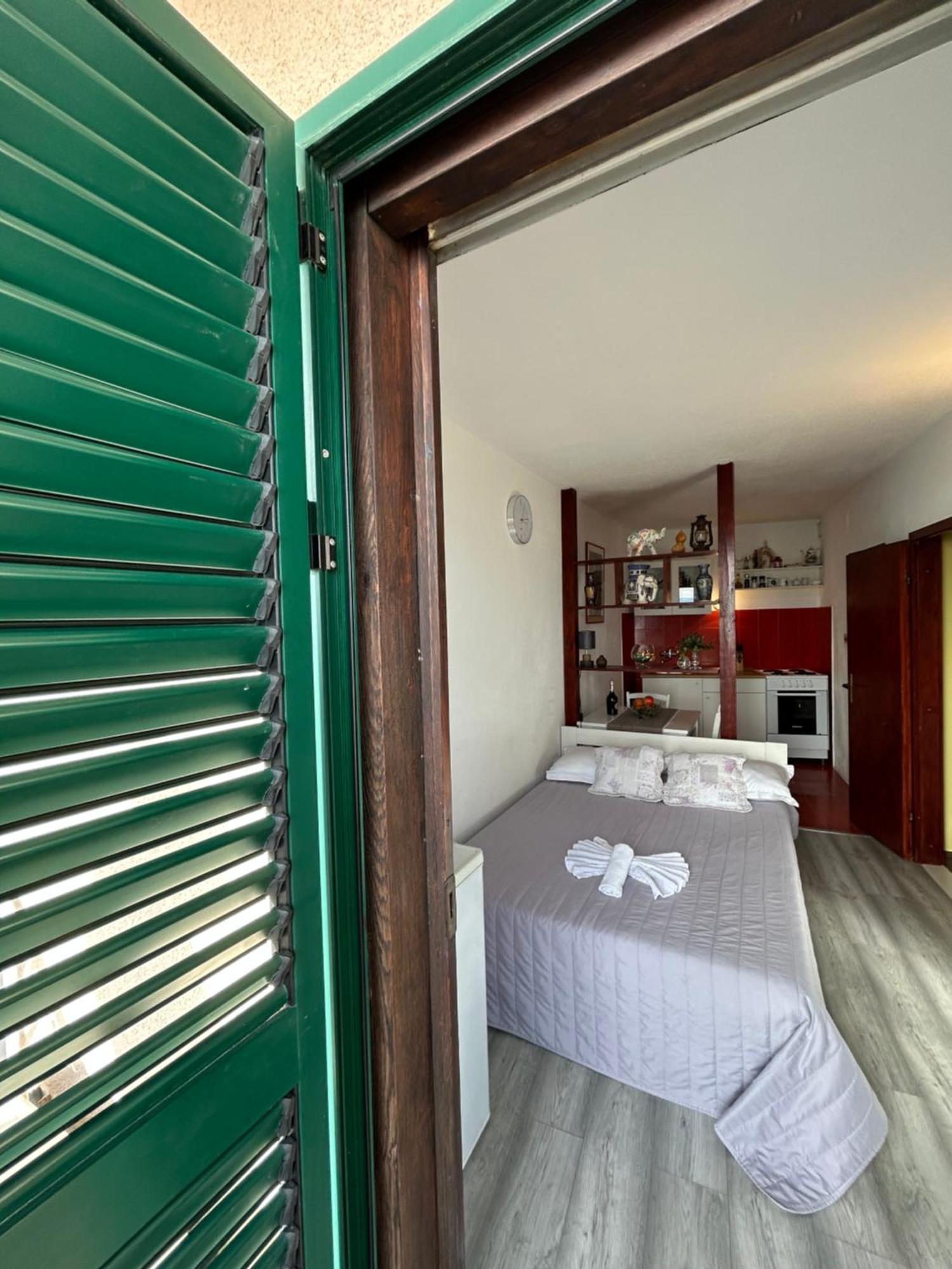 Seafront Studio Apartment+Balcony Podgora Esterno foto
